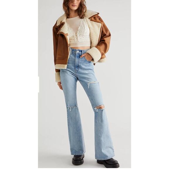 Levi’s 70’s high rise flare jeans 28 NEW - Picture 1 of 9